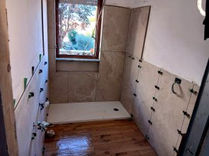Bathroom wood-look tile floor